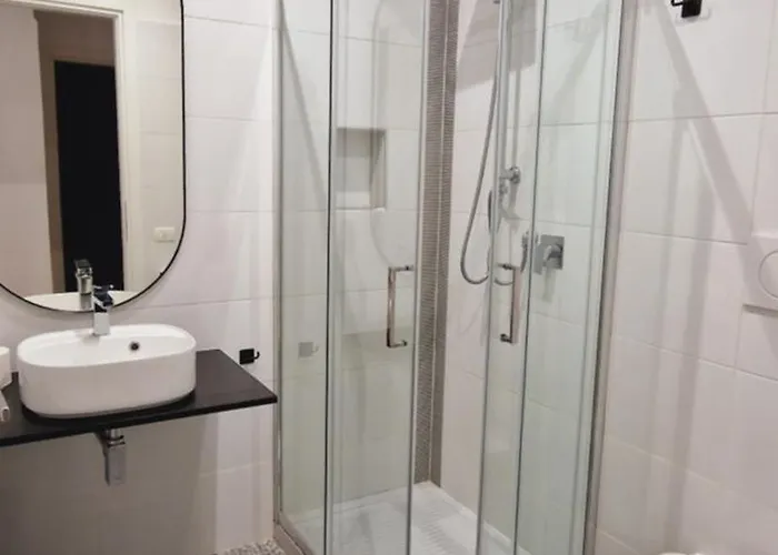 Oda ve Kahvaltı Piumith Roma